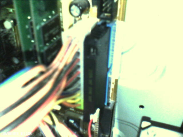 創建SSD安裝於主機板上創見-IDE-Flash-SSD-安裝-主機版-插槽.jpg